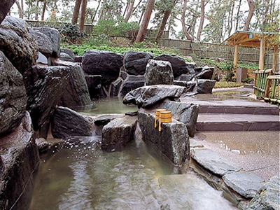 鴨川館